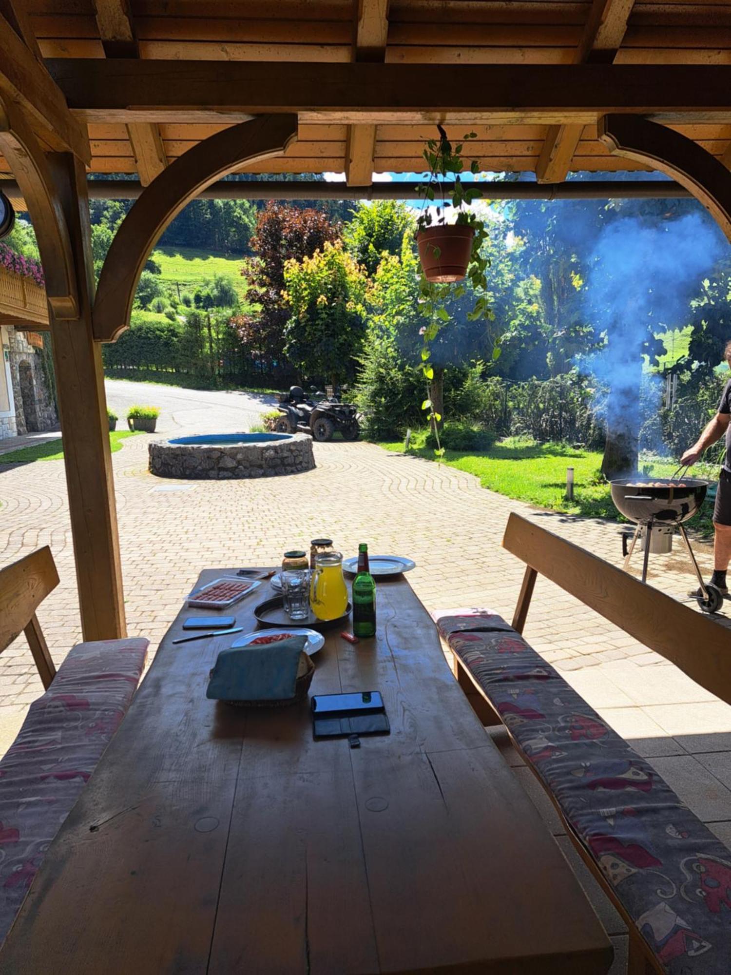 Guest House Kveder Škofja Loka Esterno foto