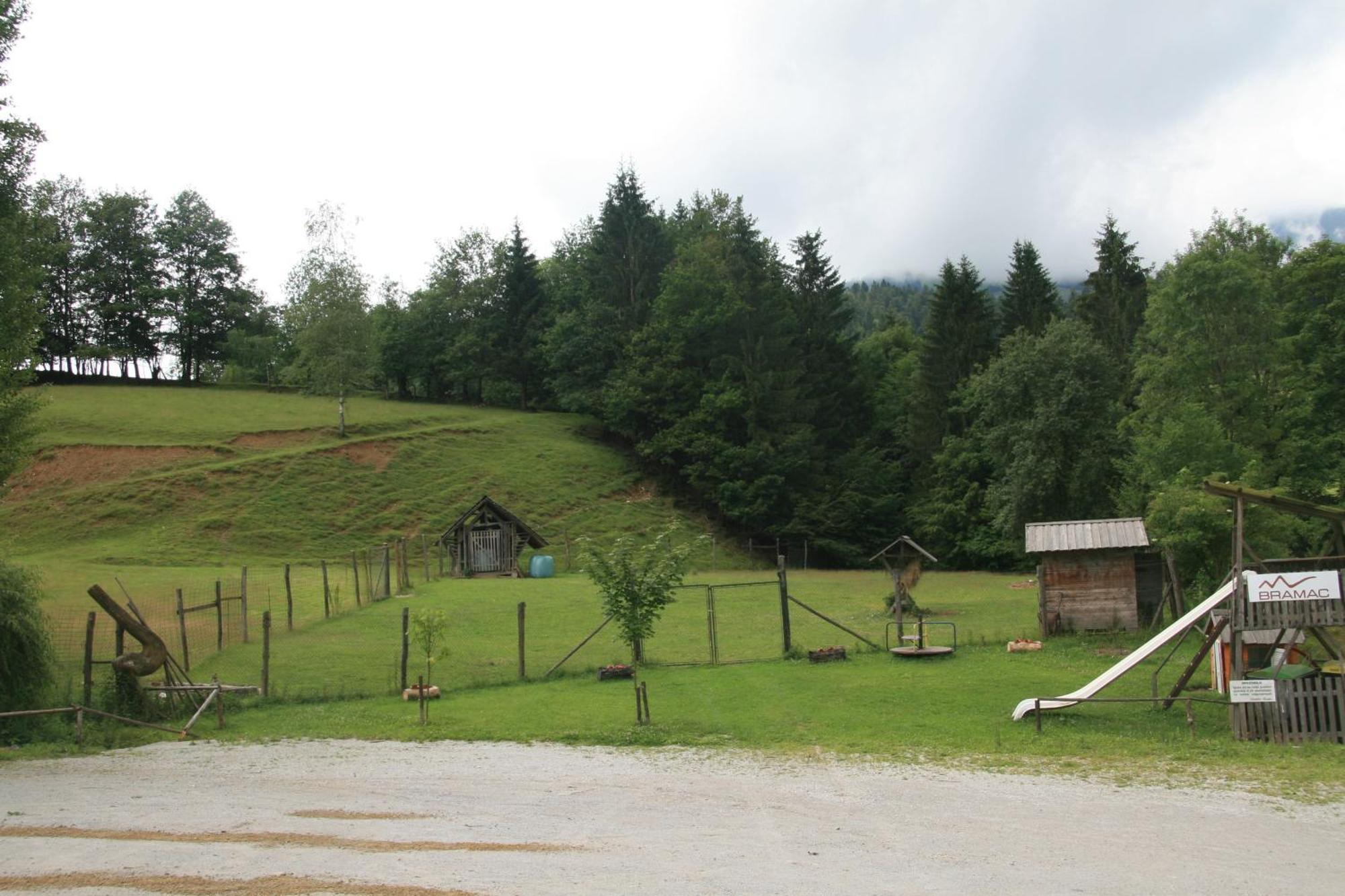 Guest House Kveder Škofja Loka Esterno foto