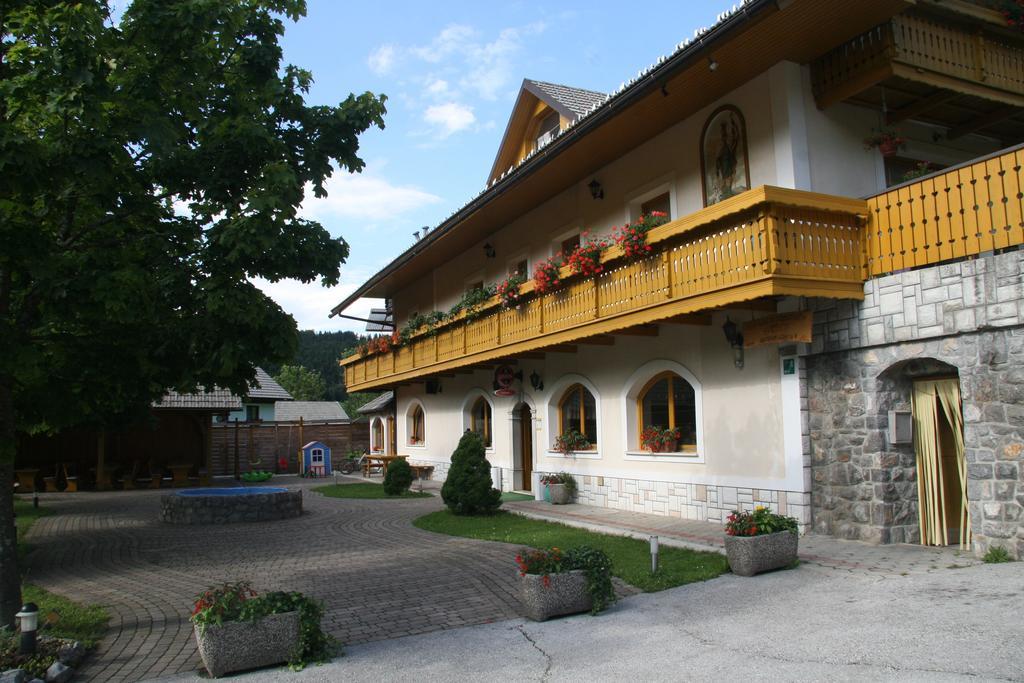 Guest House Kveder Škofja Loka Esterno foto