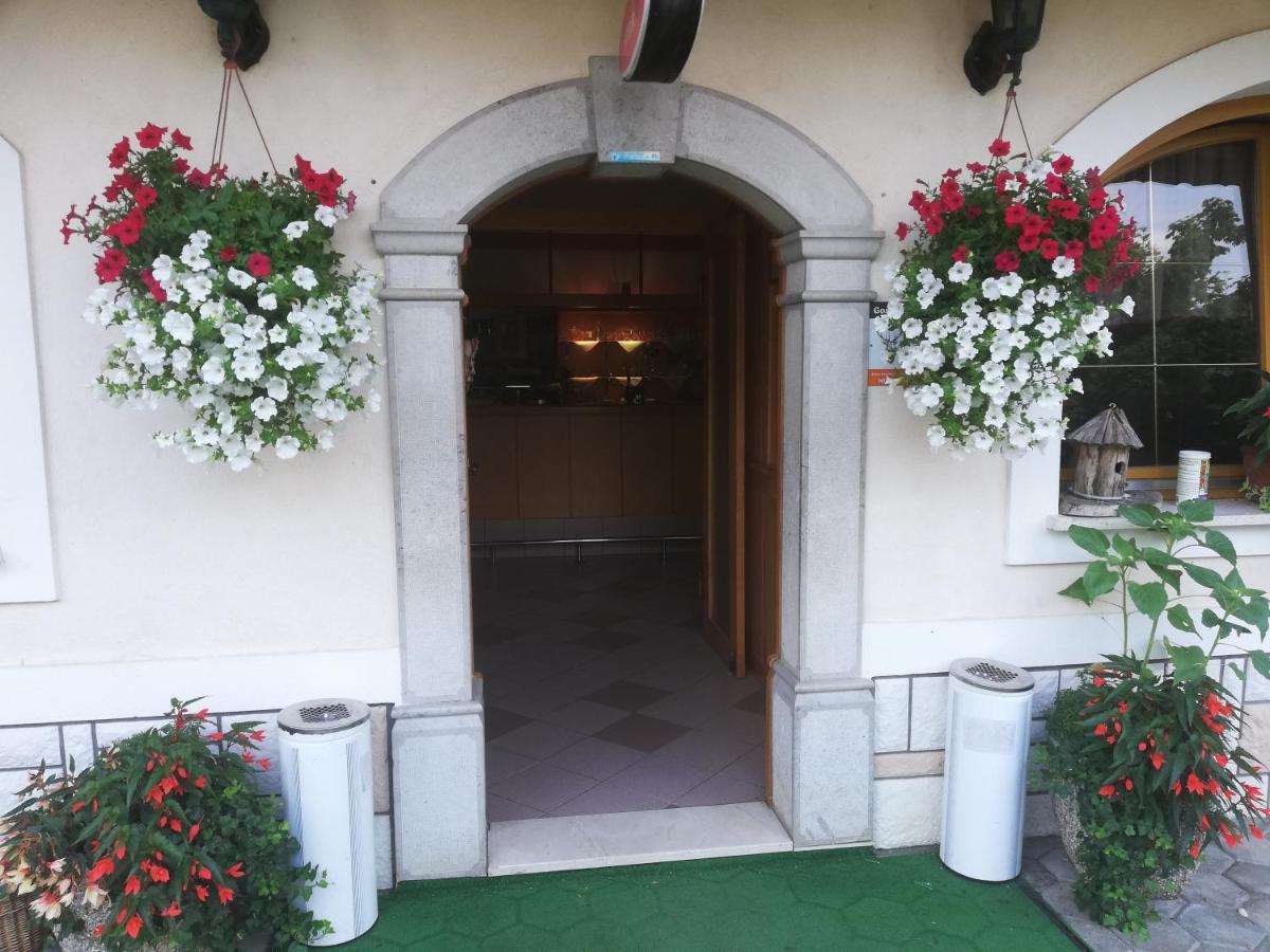 Guest House Kveder Škofja Loka Esterno foto