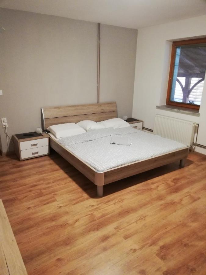 Guest House Kveder Škofja Loka Esterno foto