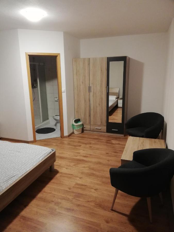 Guest House Kveder Škofja Loka Esterno foto
